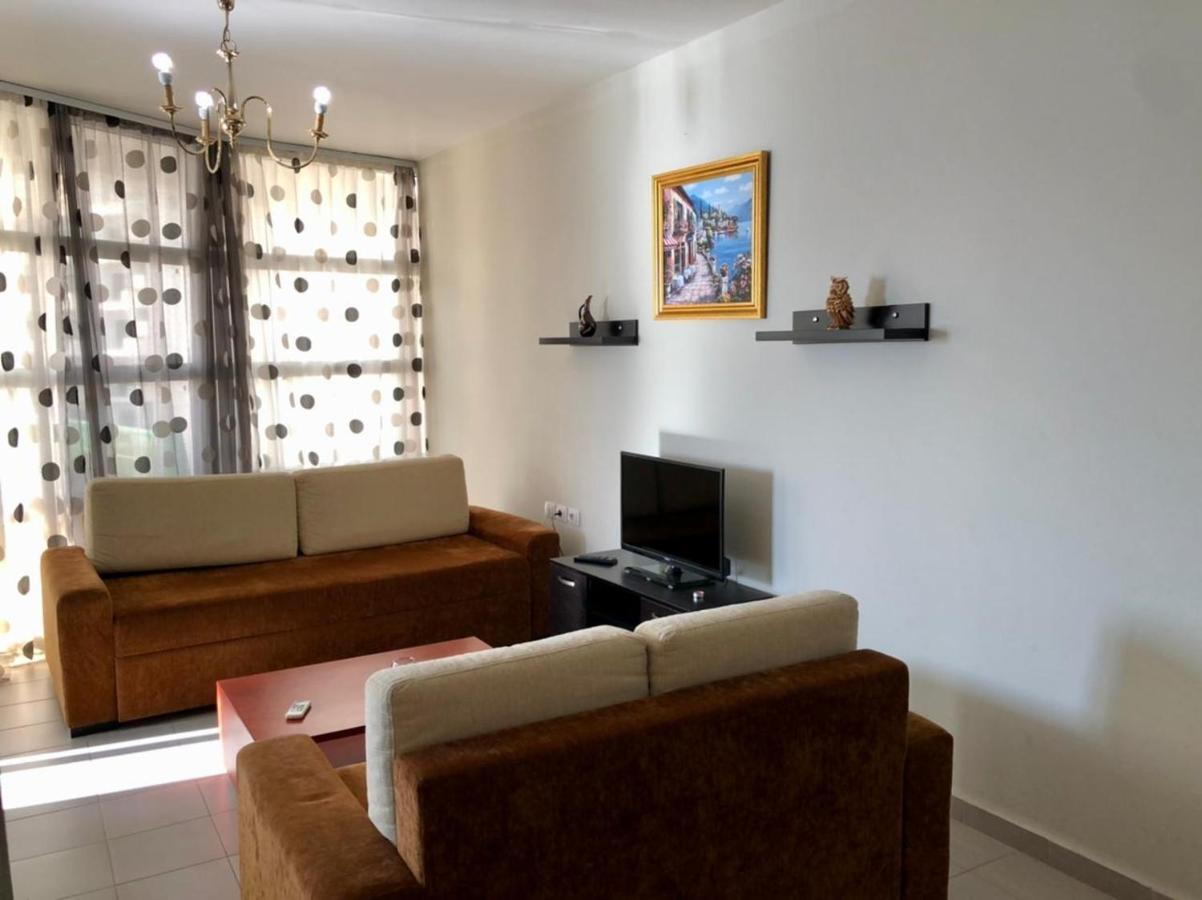 Lorenso Guest House Sarande Exterior photo