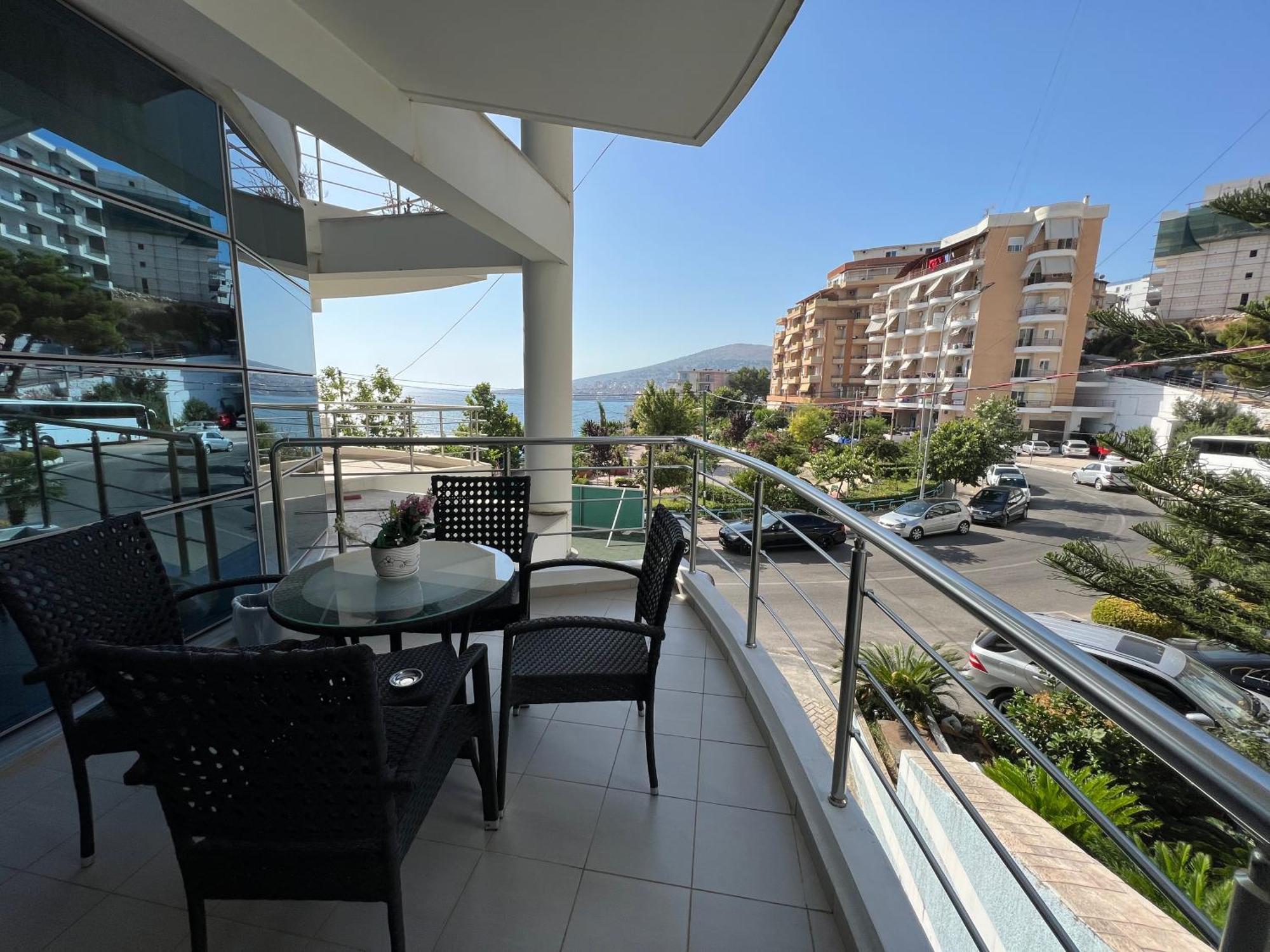 Lorenso Guest House Sarande Exterior photo